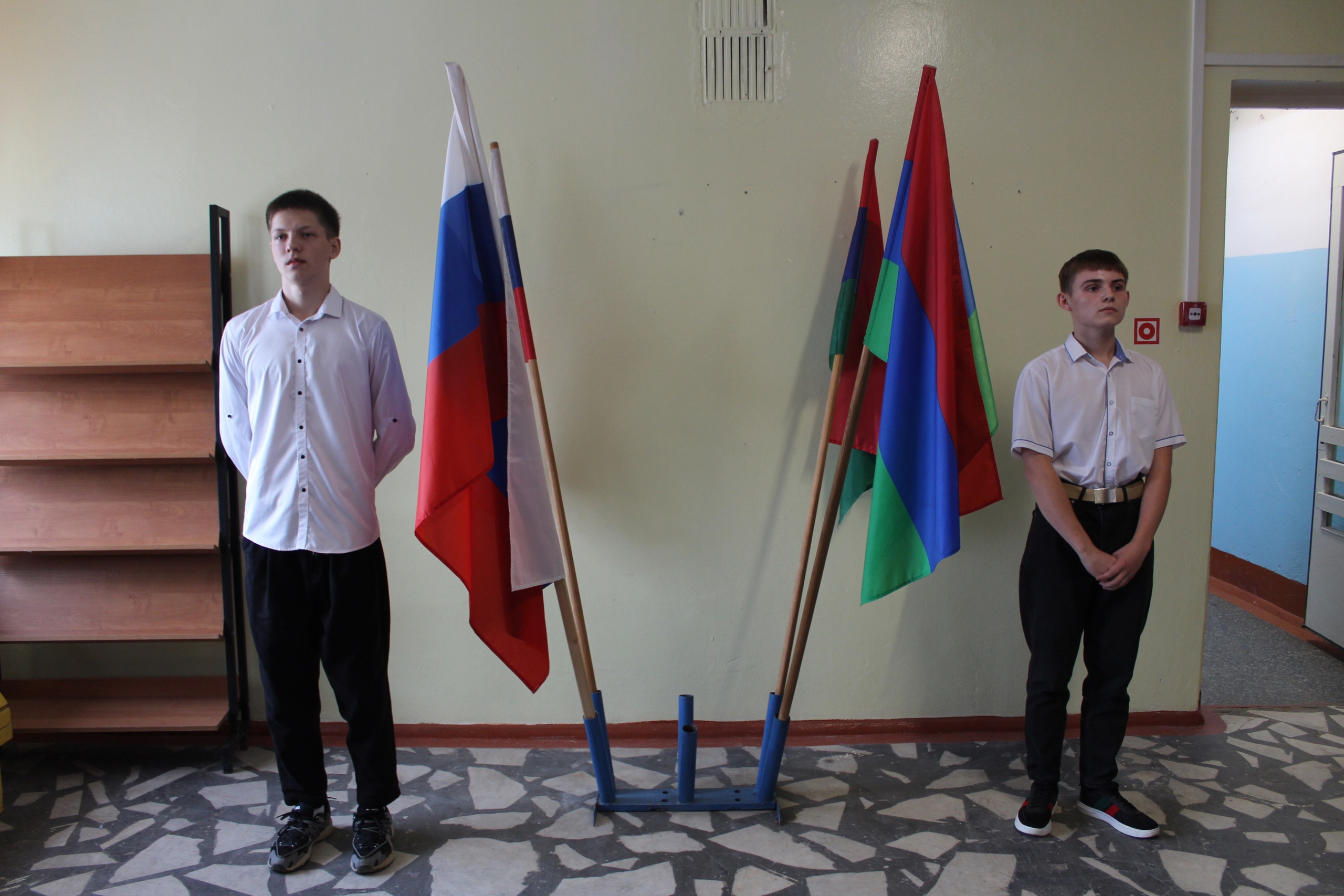 Подробнее о статье Еженедельное поднятие флага Российской Федерации и Республики Карелия